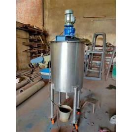 Mixing Tank With Agitator 2, Material: SS