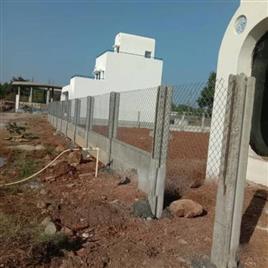 Precast Wall With Chainlink Fencing, Built Type: Prefab Build