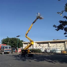 Self Propelled Articulated Boom Lift In Thane Urs Equipment Private Limited