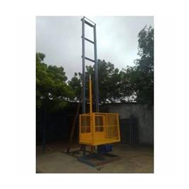 Semi Electric Hydraulic Stacker 4, Usage/Application: Goods Lifting