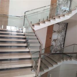 Silver Stairs Designer Stainless Steel Glass Railing For Home Material Grade 304
