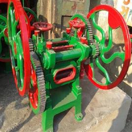 Sugarcane Machine 7, Crushing Capacity: 75 Kgs/hr