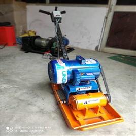 Uneek Vibratory Earth Compactor, Speed: 30 Cm/Sec.