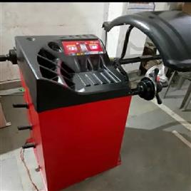 Wheel Balancing Machine